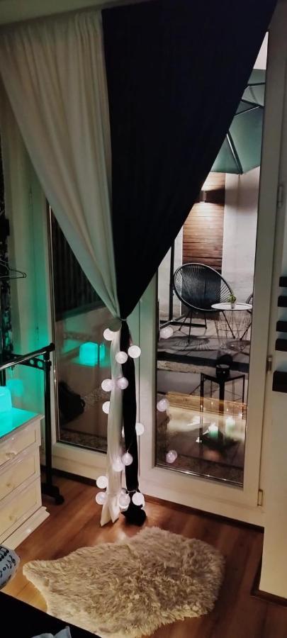 Studio Apartman Black & White Centar Sarajevo Free Parking Bagian luar foto